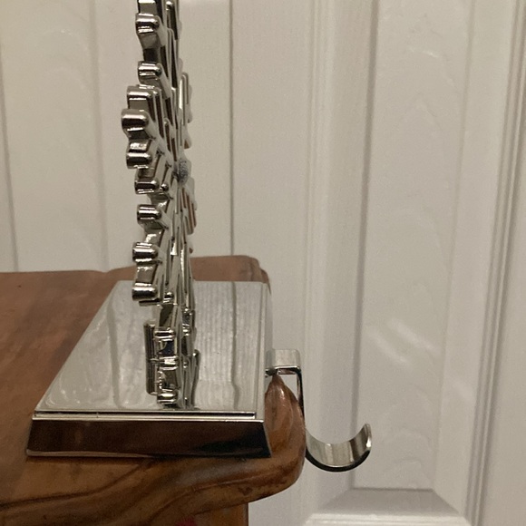 SNOWFLAKE Stocking Holder - Picture 5 of 10